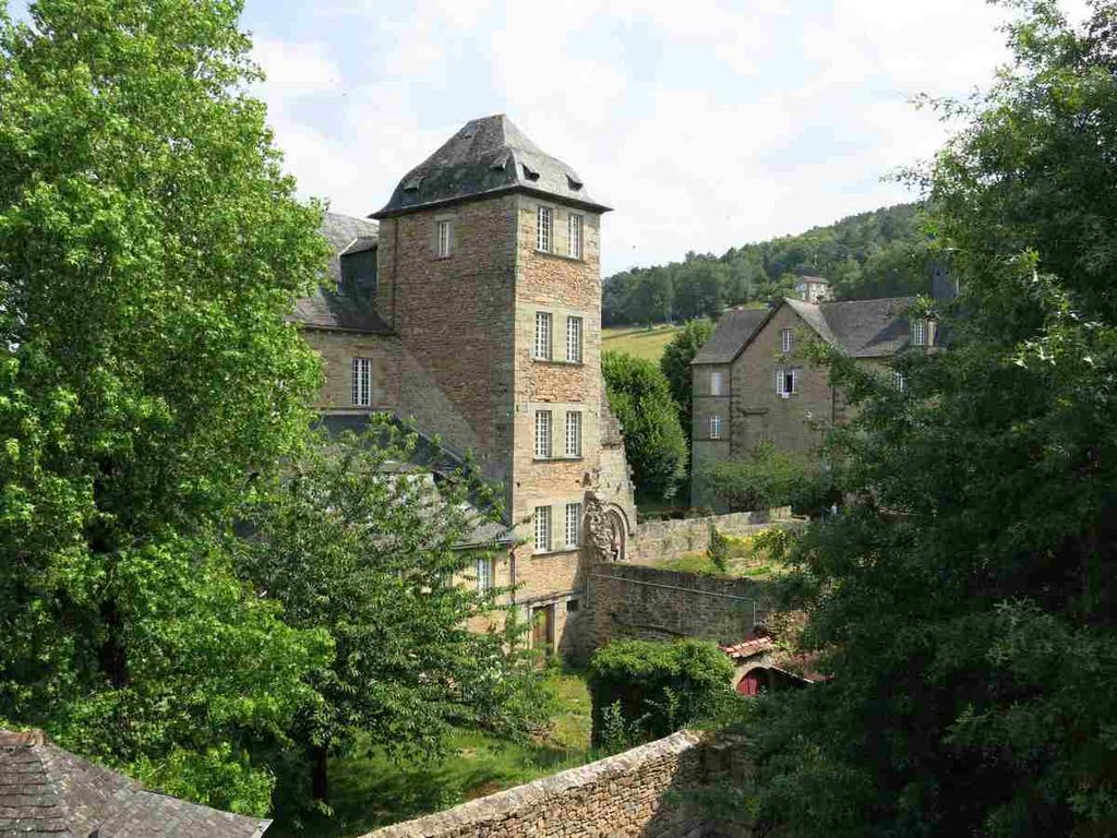 Hôtel La Tour à Aubazines Extérieur photo