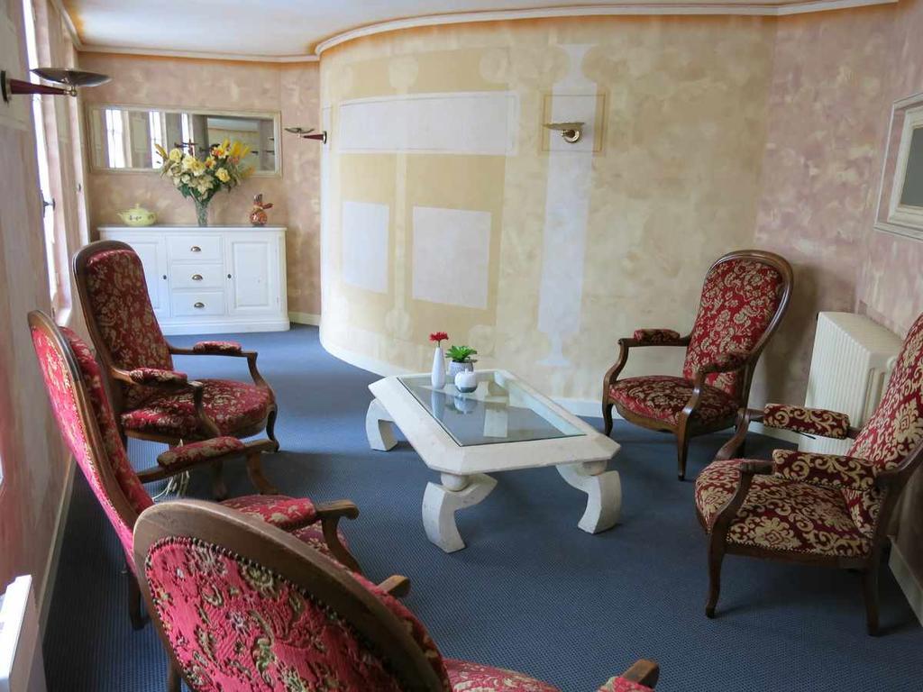 Hôtel La Tour à Aubazines Extérieur photo