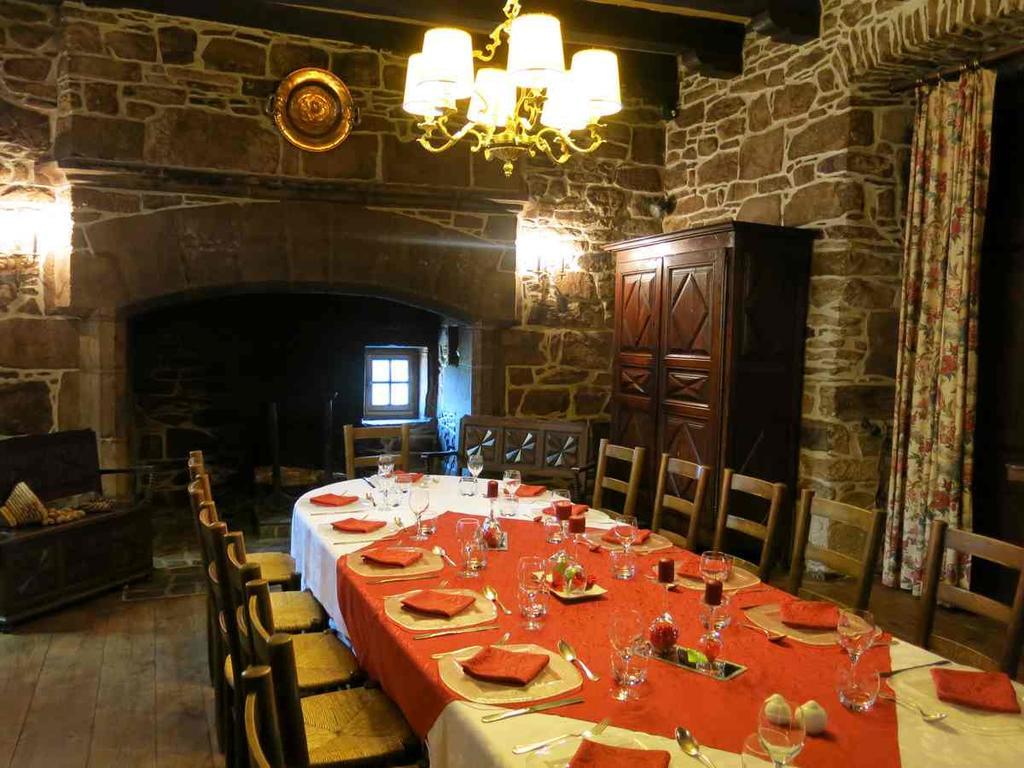 Hôtel La Tour à Aubazines Extérieur photo