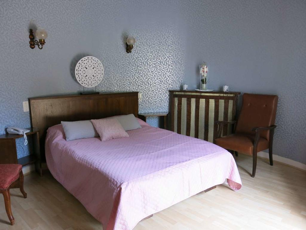 Hôtel La Tour à Aubazines Extérieur photo
