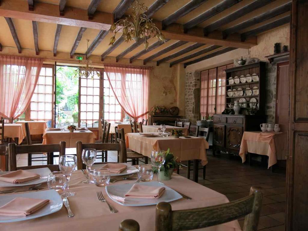 Hôtel La Tour à Aubazines Extérieur photo