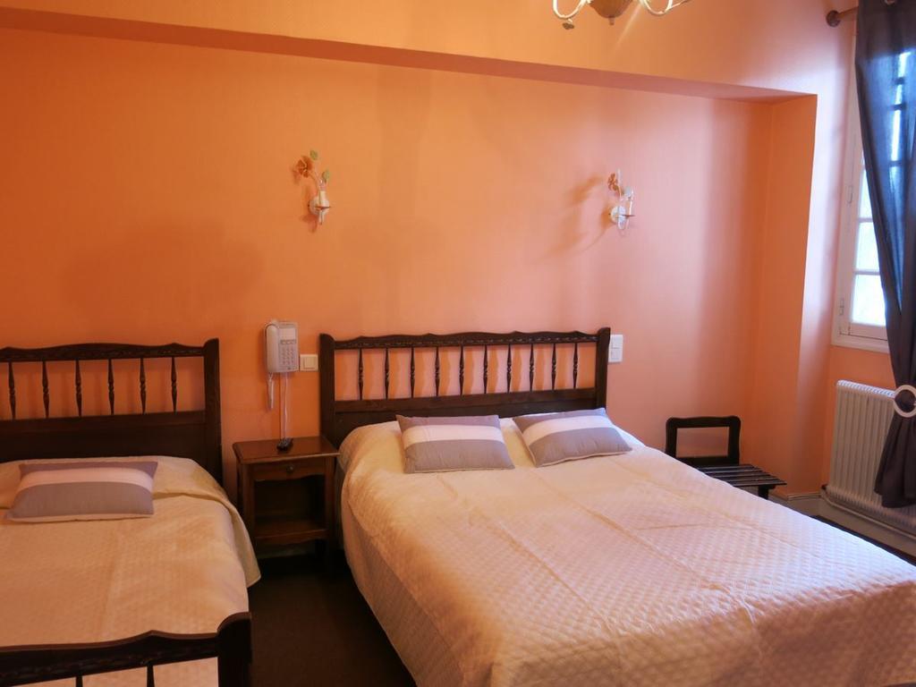 Hôtel La Tour à Aubazines Extérieur photo