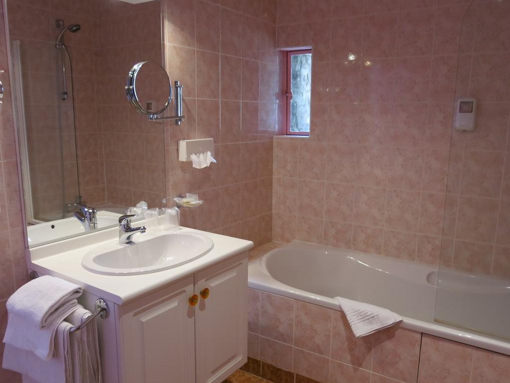 Hôtel La Tour à Aubazines Extérieur photo